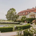 Chateau 4* Belá