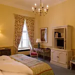 Chateau Hotel Belá