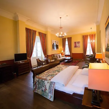 Chateau Hotel 4*