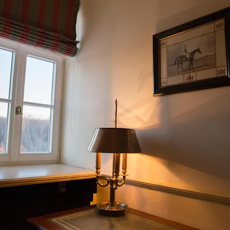 Chateau Hotel 4*