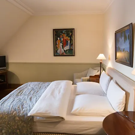 Chateau Hotel 4*