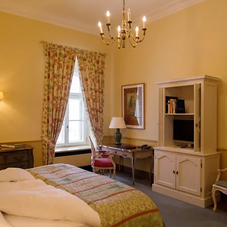 Chateau Hotel Belá
