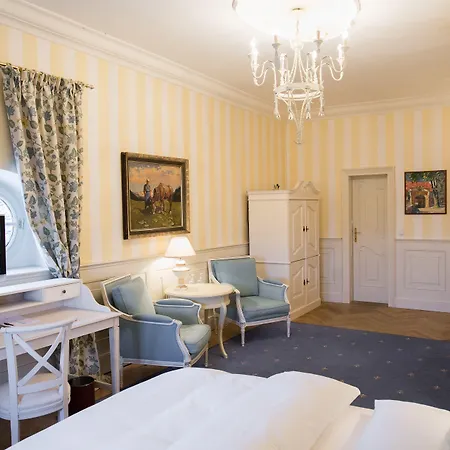Chateau Hotel 4*