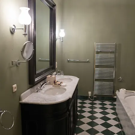 Chateau Hotel Belá