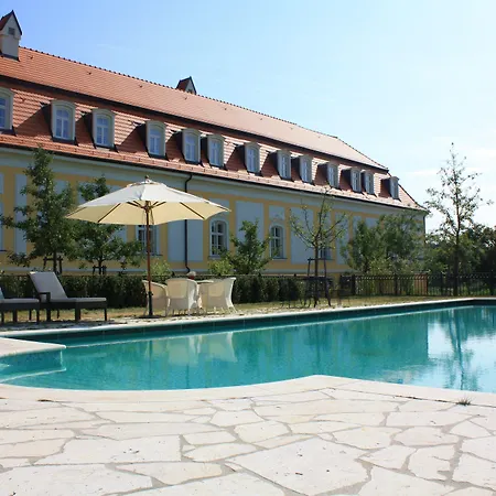Отель Chateau Bela (Nitriansky kraj)