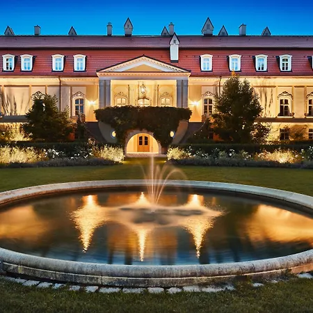 Chateau Hotel 4*