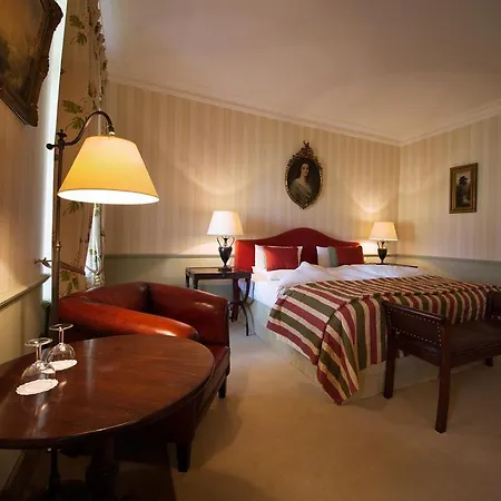 Chateau Hotel 4*