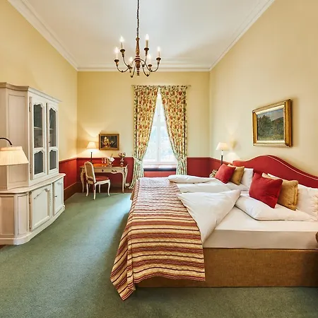 Chateau Hotel 4*