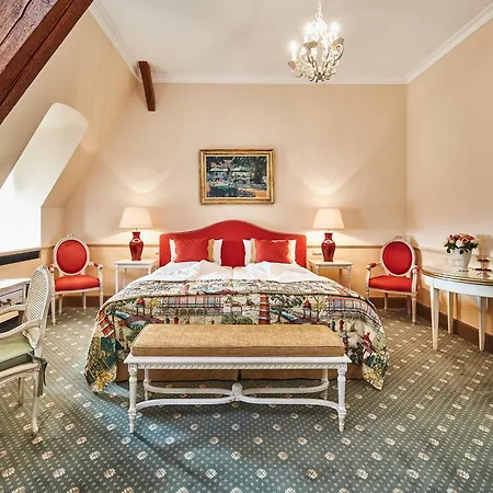 Chateau Hotel 4*
